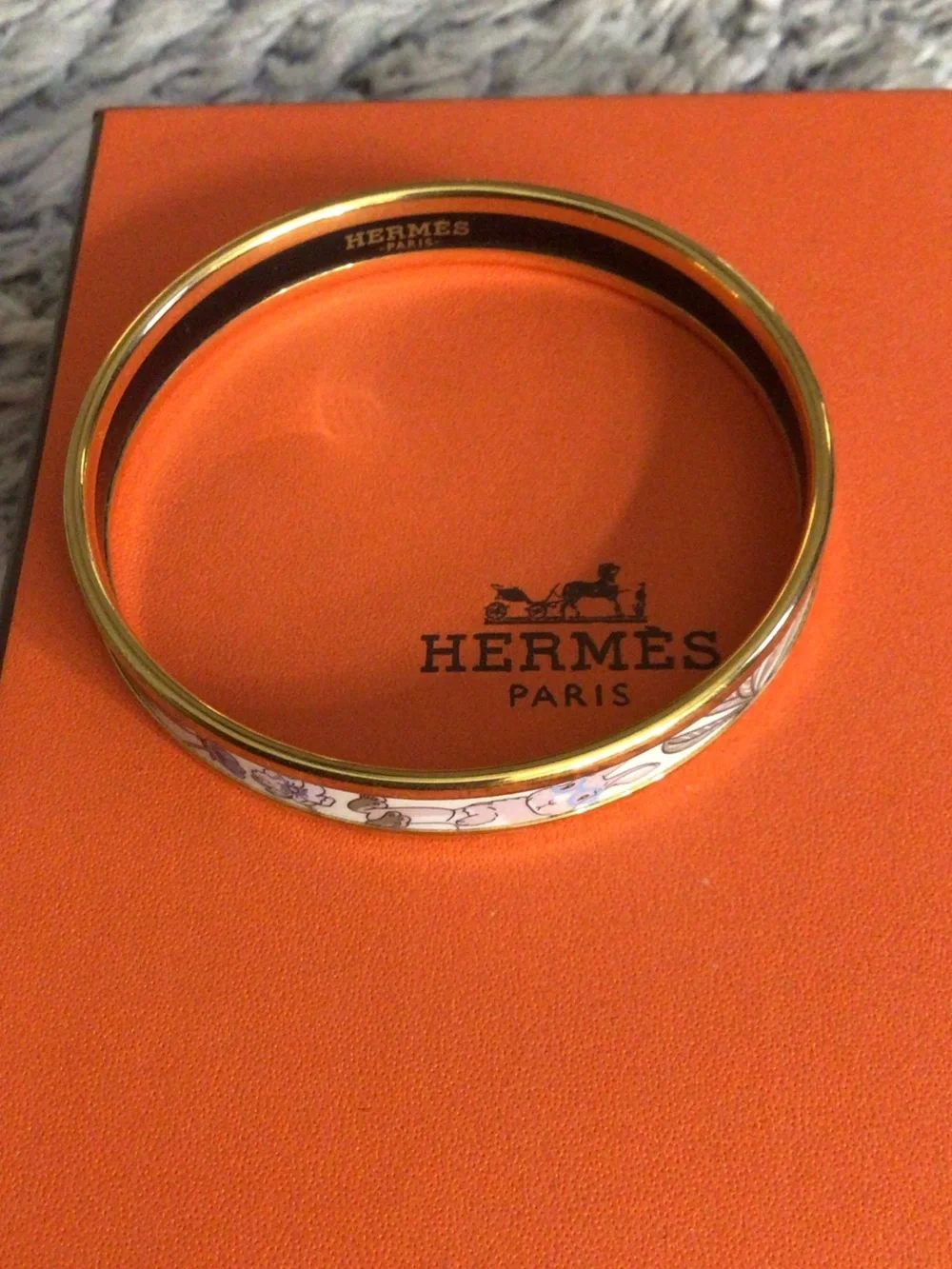 Designer Inspo Enamel Bangle - Picture 2 of 7